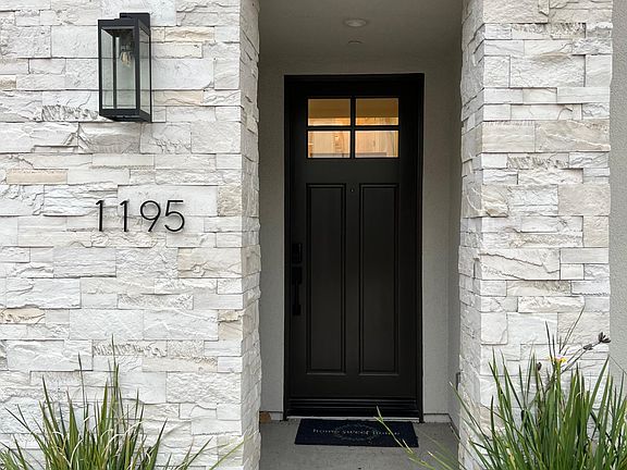 3rd image of 1195 Winslow Dr