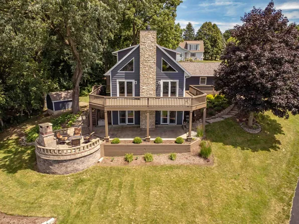 1-143 Perry Ct, Lanark, IL 61046