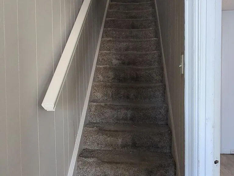 1529 W King St — Photo 12