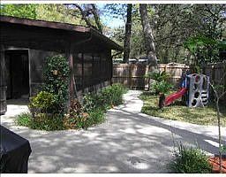 3rd image of 9625 Hidden Oaks Cir
