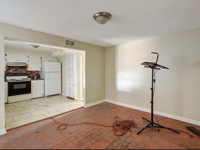 2325 Spring Park Rd #B — Photo 5