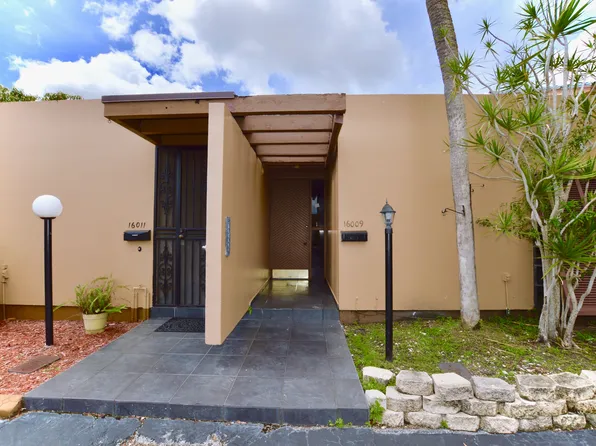 16009 Kingsmoor Way, Miami Lakes, FL 33014