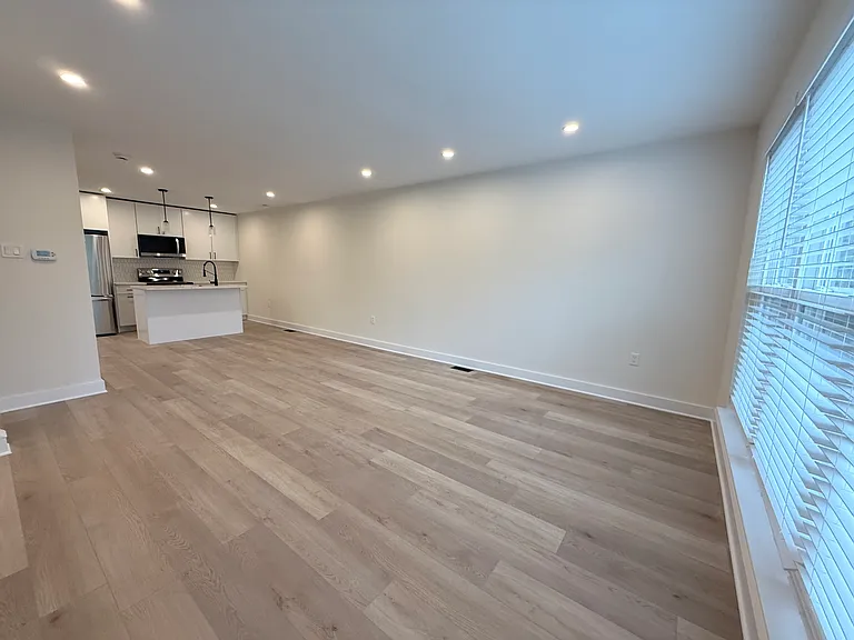 4002 Crescent Ave — Photo 2