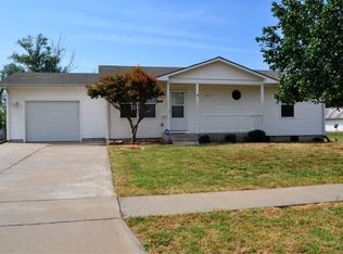 2417 SE 28th St, Topeka, KS 66605