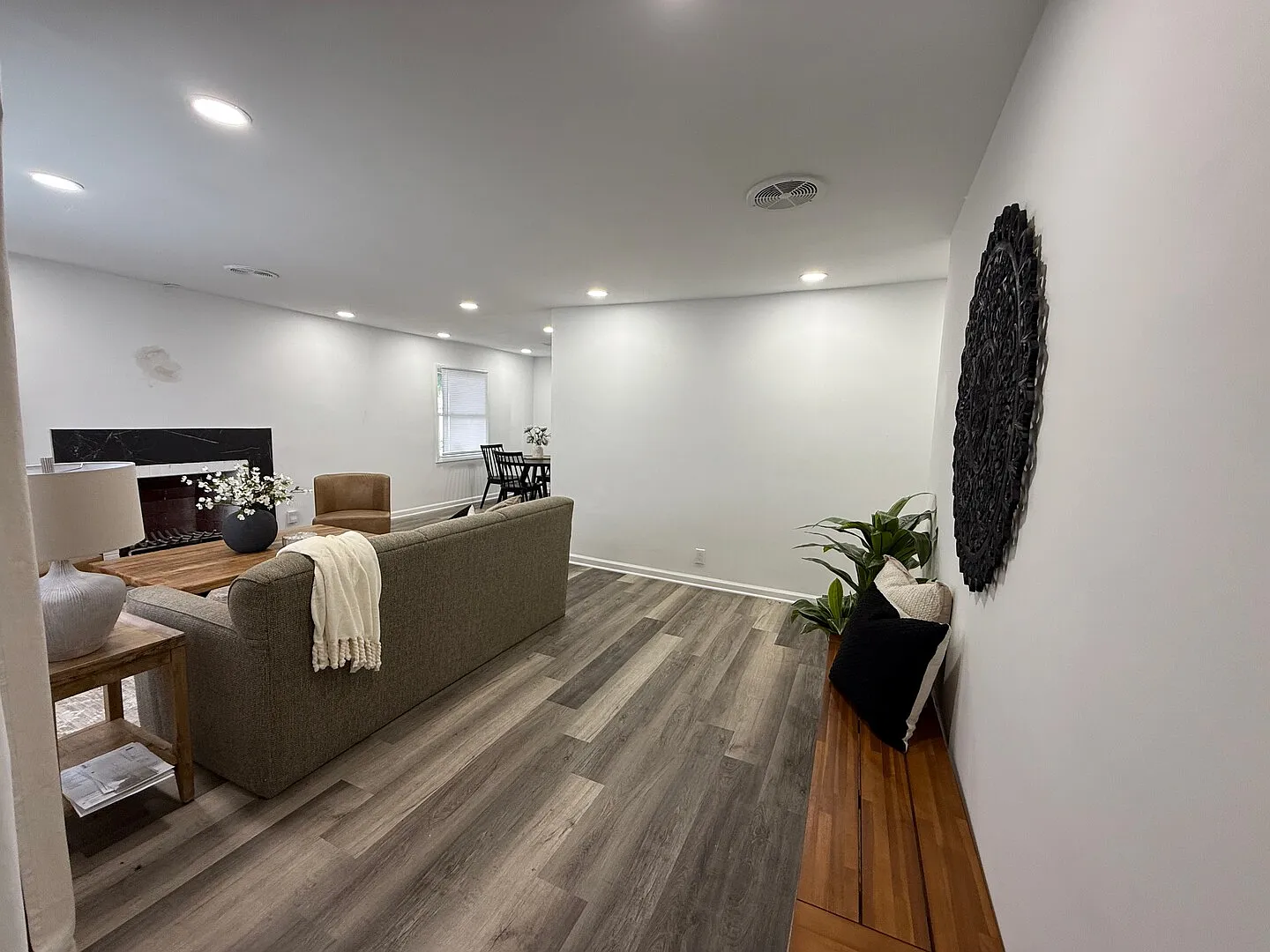 Stunning 2BR/1BA Home/10 Mins to Downtown/Fully Furnished/MoveInReady! — Photo 3