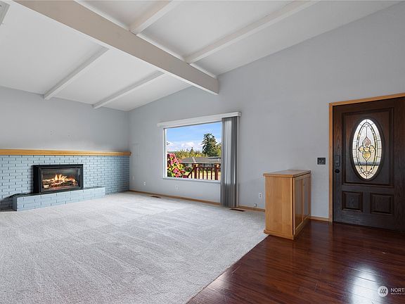 5th image of 1425 NE 8th Avenue