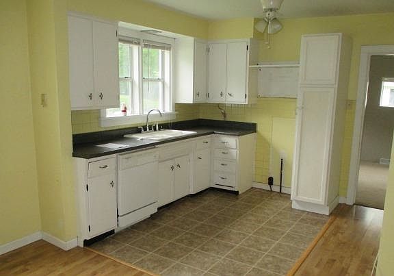 5th image of 751 W Rodney Dr