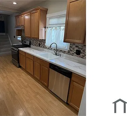 3 bed, $2,800 — Photo 2