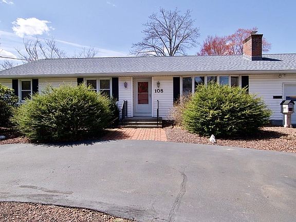 3rd image of 108 Bel Air Dr
