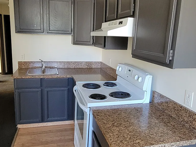 819 6th Ave #203 — Photo 3