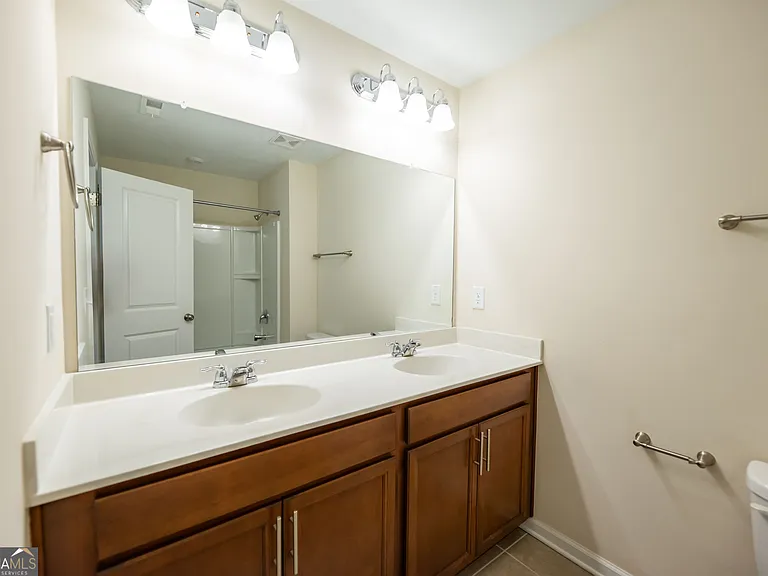 57 Robertson Ave — Photo 31