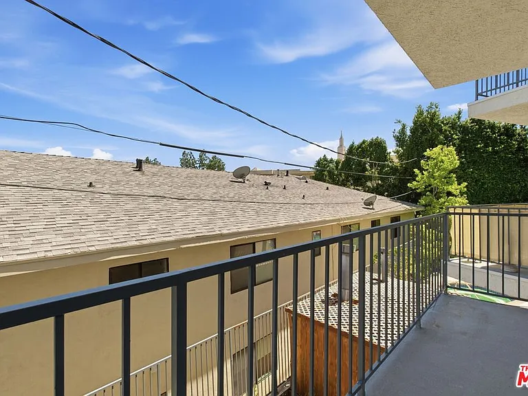 10650 Kinnard Ave #104 — Photo 9