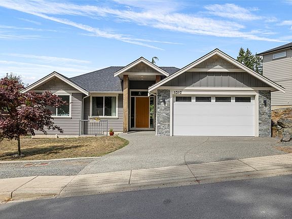 5th image of 1312 Langara Dr