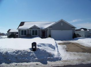 2492 Willow View Dr, Jenison, MI 49428