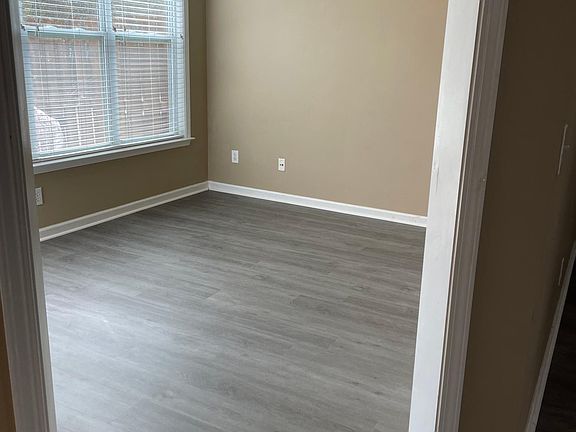 5th image of 453 Grayson Way