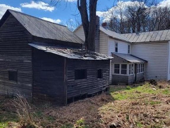 4th image of 99 Little Cacapon Rd