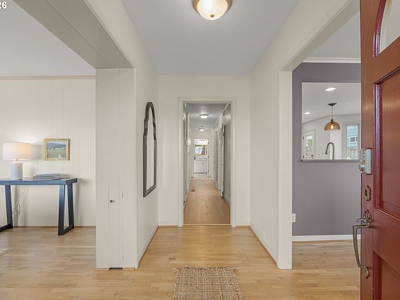 3rd image of 70 Grand View Dr