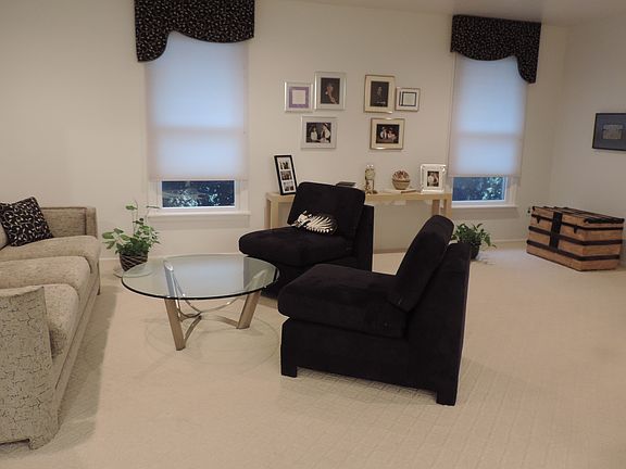 5th image of 65 Poplar Dr