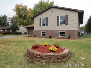 309 Fieldcrest Dr, Swansea, IL