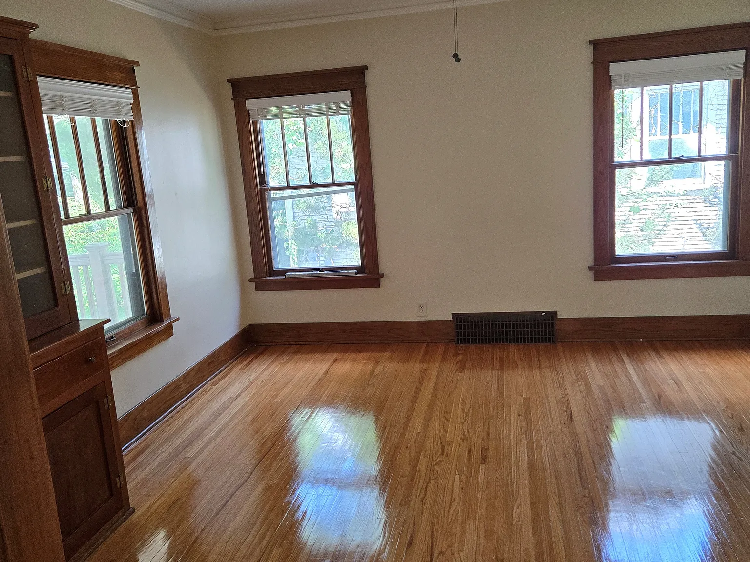 3 bed, 1.5 bath, 1882 sqft, $1,950 — Photo 3