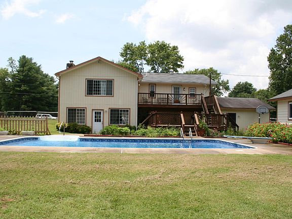 4th image of 2301 Cedar Cir