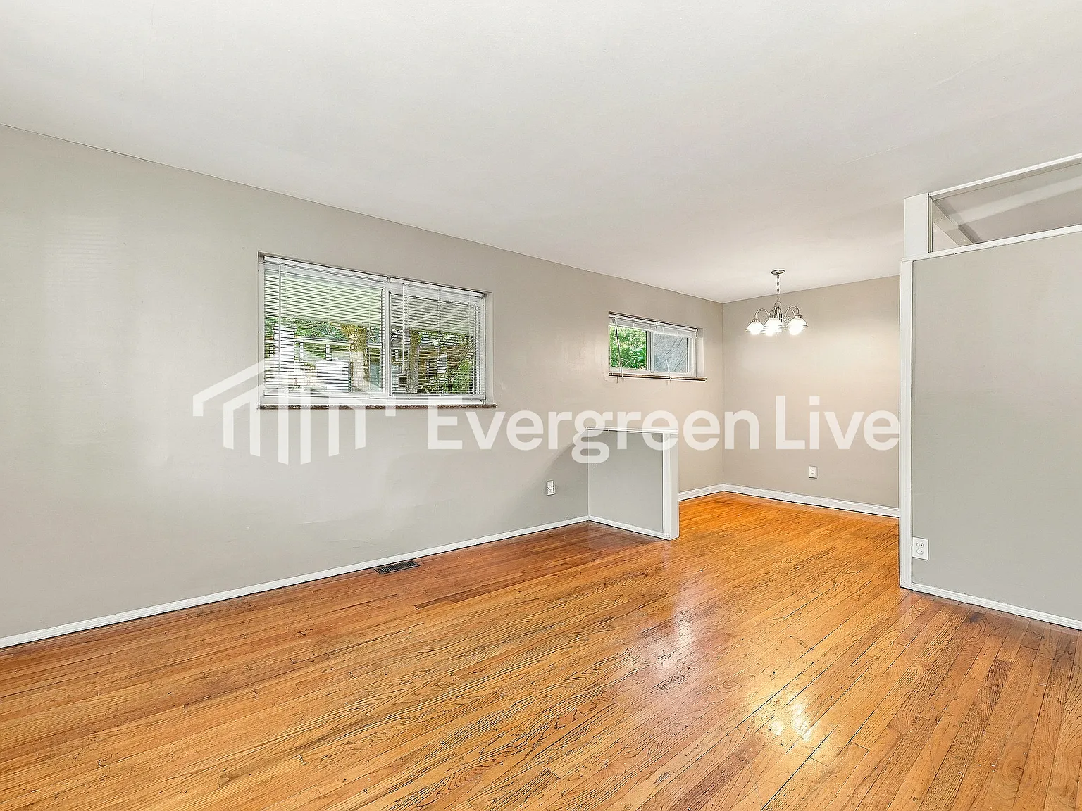 3 bed, 1.0 bath, 936 sqft, $1,445 — Photo 3