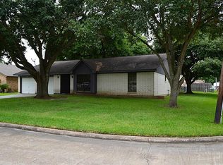 5502 Thornwood Cir, Dickinson, TX 77539