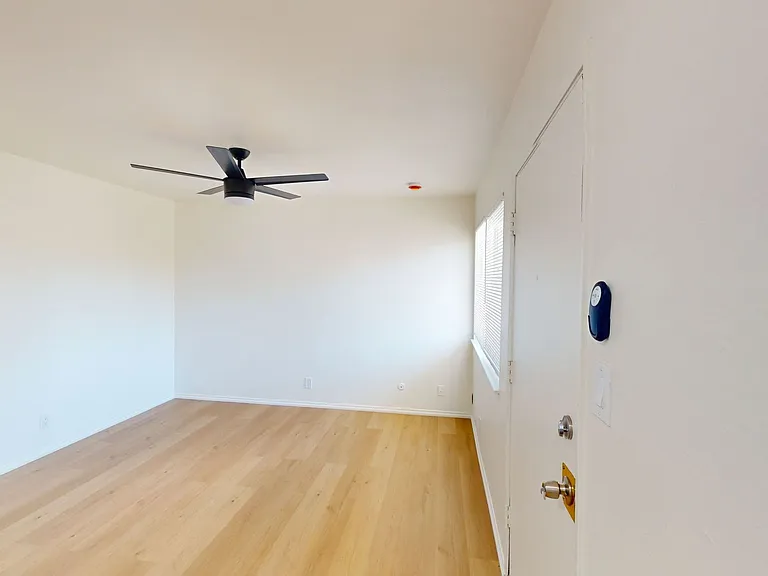 1520 Castro St — Photo 36