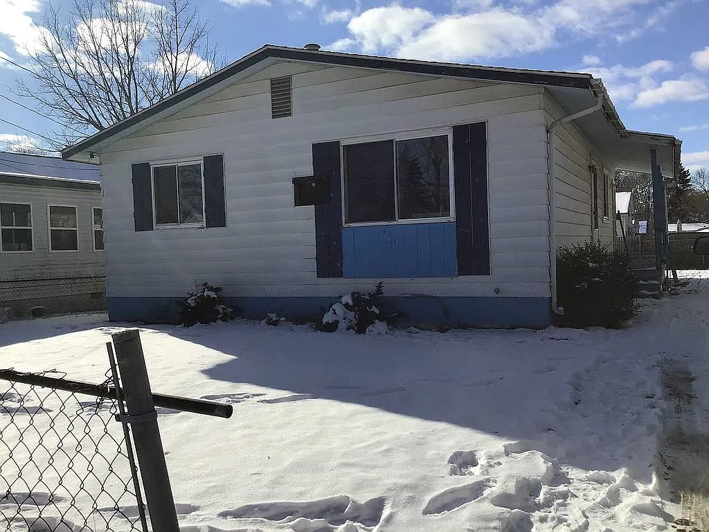 3911 Coggins Ave photo 1