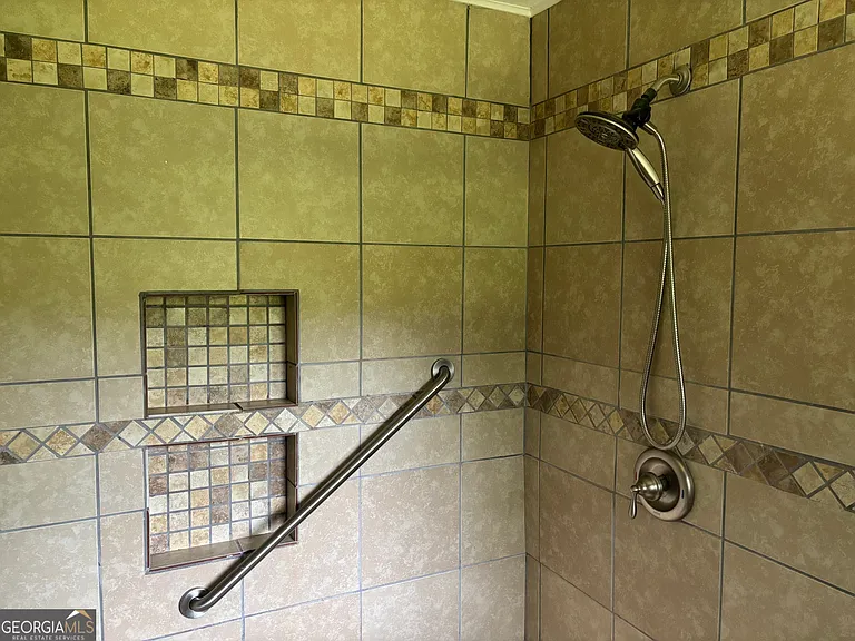 1402 Dewey St — Photo 26