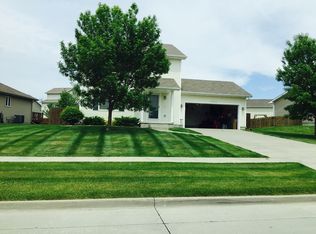 6150 Goldfinch Dr, Pleasant Hill, IA 50327