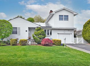 43 Gary Rd, Syosset, NY 11791