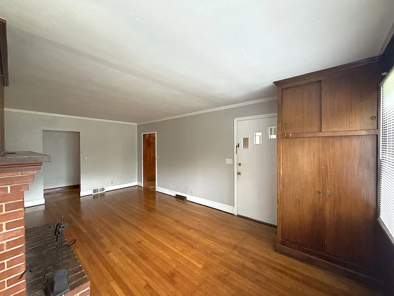 2000 Weststone Dr — Photo 3