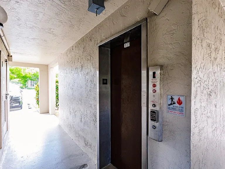 6102 Whiskey Creek Dr #303 — Photo 23