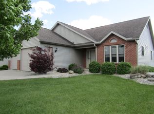 2109 Kensington Dr, Saint Marys, OH 45885