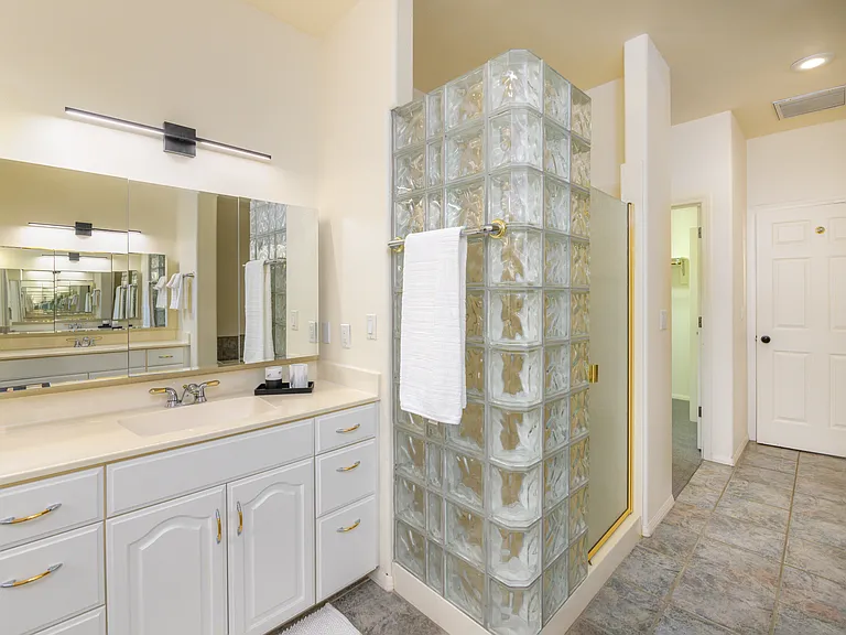 230 Red Rock Cove Dr — Photo 22