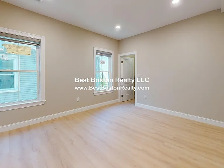 231 Highland Ave #2 — Photo 8