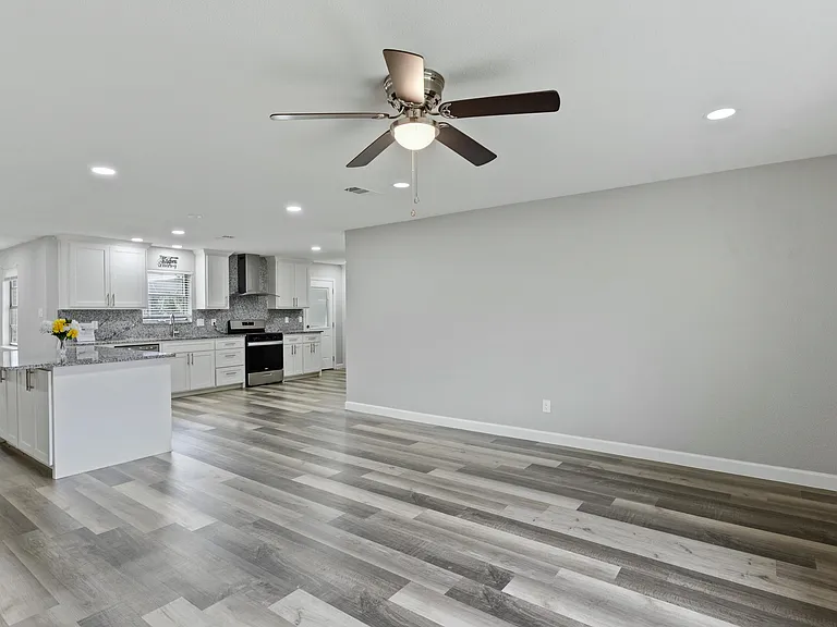 1732 Sheffield Pl — Photo 6