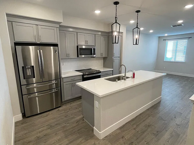 363 Pear Tree Ter #E — Photo 1