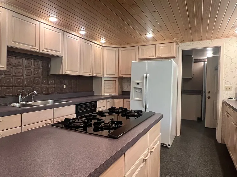 4242 W Beech Ln — Photo 6