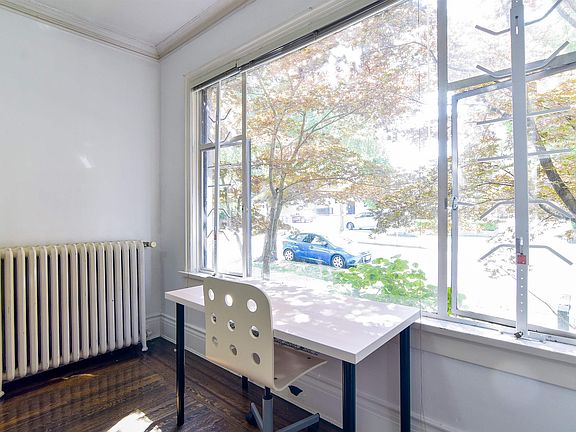 4th image of 935 Jervis St #8