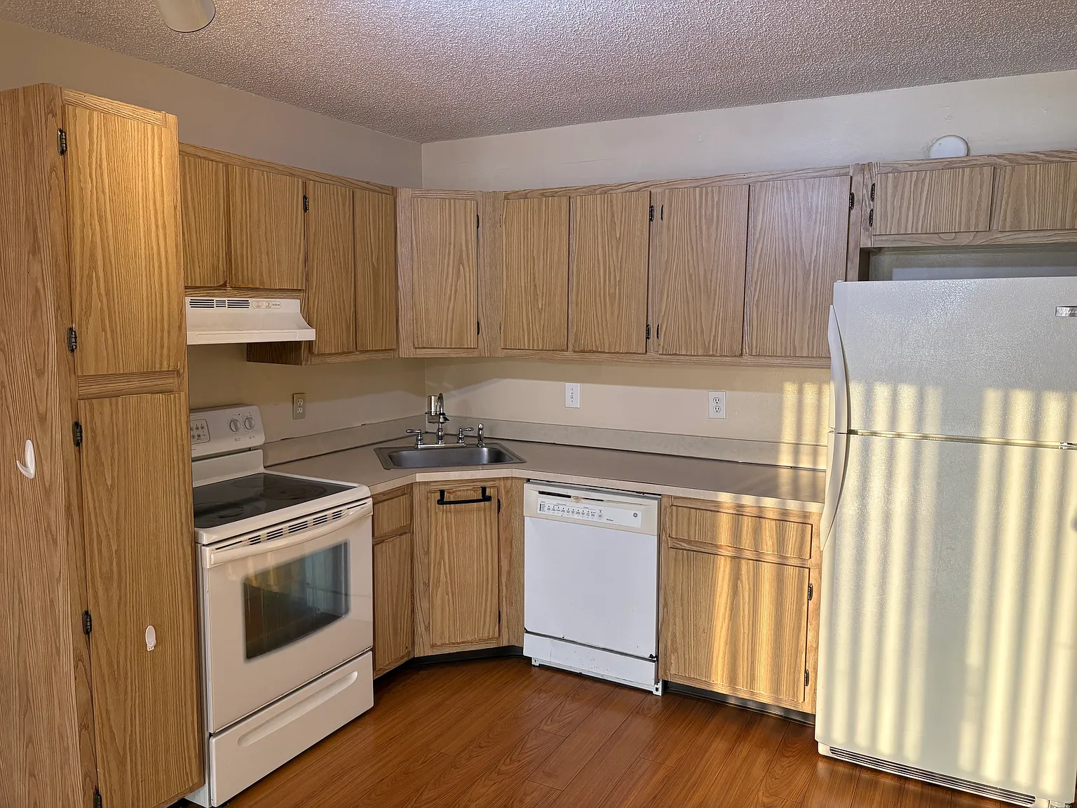 1 bed, 764 sqft, $1,200 — Photo 3