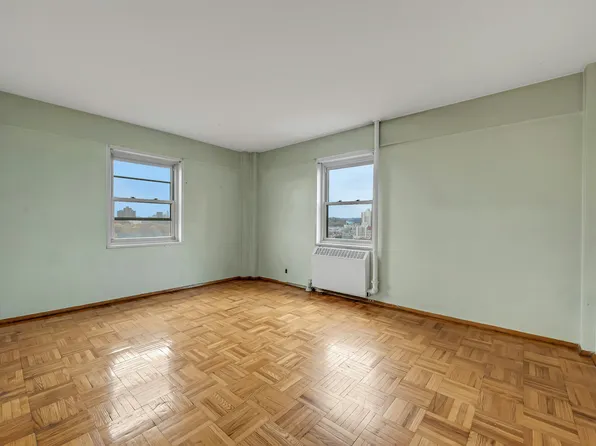 1 Fordham Hill Oval image 18 of 43