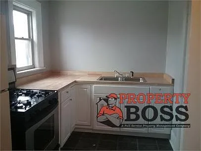 802 Pine St — Photo 5