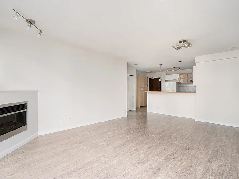 7831 Westminster Hwy #804 — Photo 3