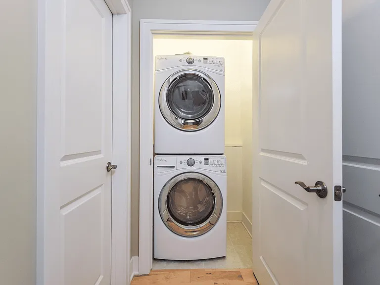 201 Heirloom Dr — Photo 43