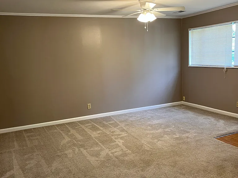 5125 Valley Stream Rd — Photo 9