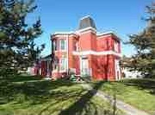 502 W 3rd St, Wakefield, NE 68784