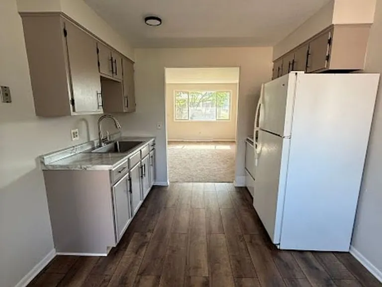 235 Kennedy St #235 — Photo 8