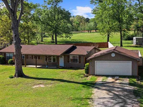 1641 W Lake Gladewater Rd, Gladewater, TX 75647